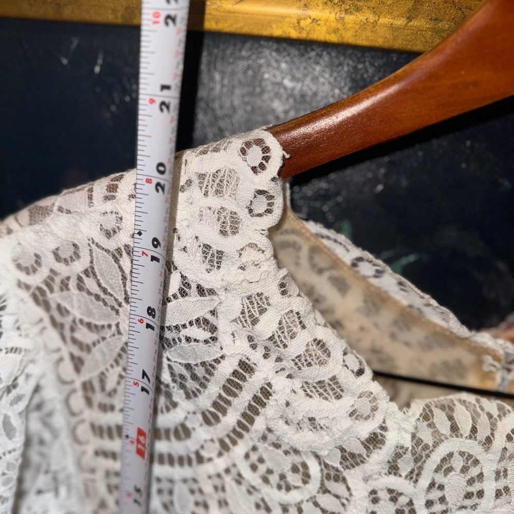 WILLOWBY by Watters White Lace Overlay Short Sleeve Button Back Wedding Top 14 - Picture 7 of 11